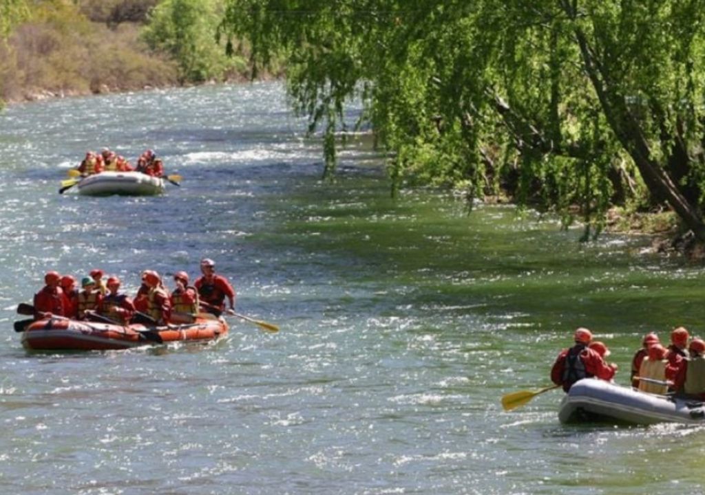 Verano trágico: accidentes fatales y naufragios en kayak, nado y rafting Verano trágico: accidentes fatales y naufragios en kayak, nado y rafting