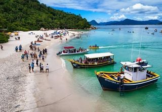 Ver&atilde;o 2026 em Florian&oacute;polis: o que mudou para entrar na Ilha do Campeche? Agora &eacute; preciso pagar