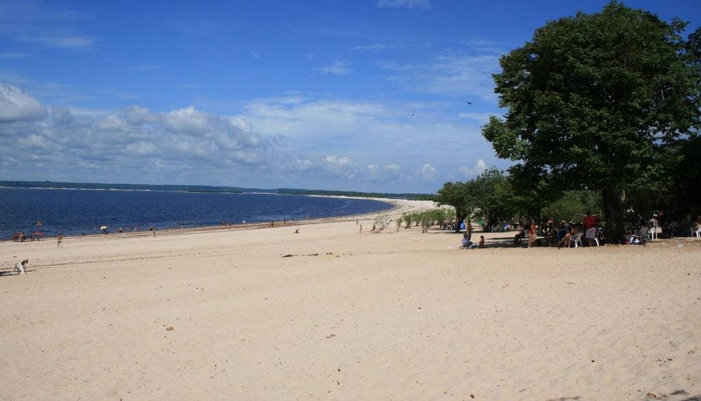 A Praia de Açutuba em Iranduba, considerada uma das mais bonitas do Amazonas. Crédito: Divulgação.