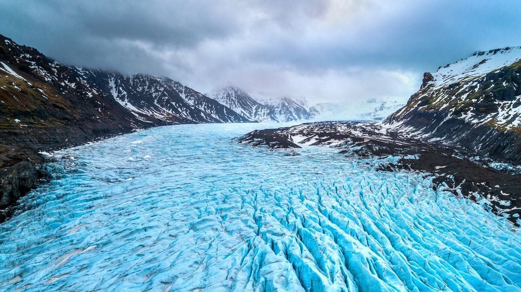 Gletscherschmelze: kühlende Eisflächen und große Wassereserven verschwinden