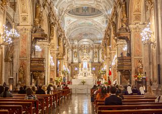 Vía crucis, misas y retiros: revisa las actividades de Semana Santa 2025 en la Catedral de Santiago