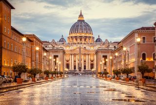 Via della Conciliazione mostra San Pietro, ma nasconde un segreto: per costruirla venne distrutto un quartiere intero