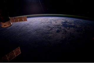 Viaje alrededor de la Tierra. La ISS y su órbita 100.000