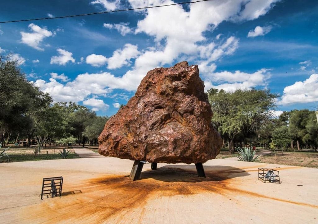 Museo a cielo abierto: "Campo del Cielo" resguarda algunos de los meteoritos más grandes del mundo, vestigios de una caída ocurrida hace más de 4.000 años.