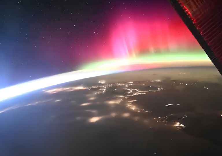 As&iacute; se vieron las auroras boreales del norte de Europa desde el espacio tras la &uacute;ltima gran tormenta geomagn&eacute;tica