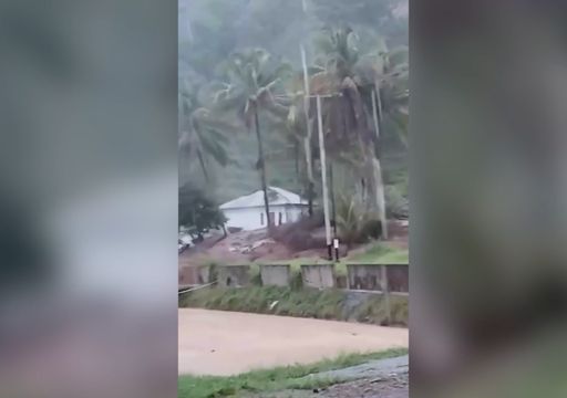 Video: aterrador deslizamiento masivo de tierra en Pasia Laweh