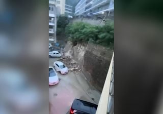 Vídeo: una ladera se desmorona en la ciudad china de Yan'an arrastra un coche al vacío y sepulta varios vehículos