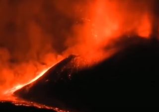 Ecco i video della nuova eruzione dell'Etna