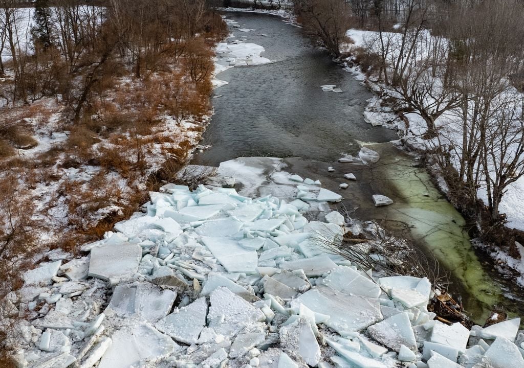 Presa de hielo o ice jam.