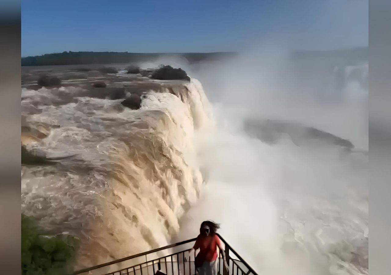 Video: The mighty Iguazu Falls experience a historic flood that astonishes the world
