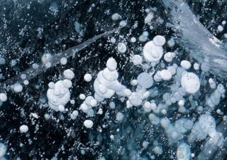 Video sorprendente: realizan un experimento en el Lago Baikal, Rusia