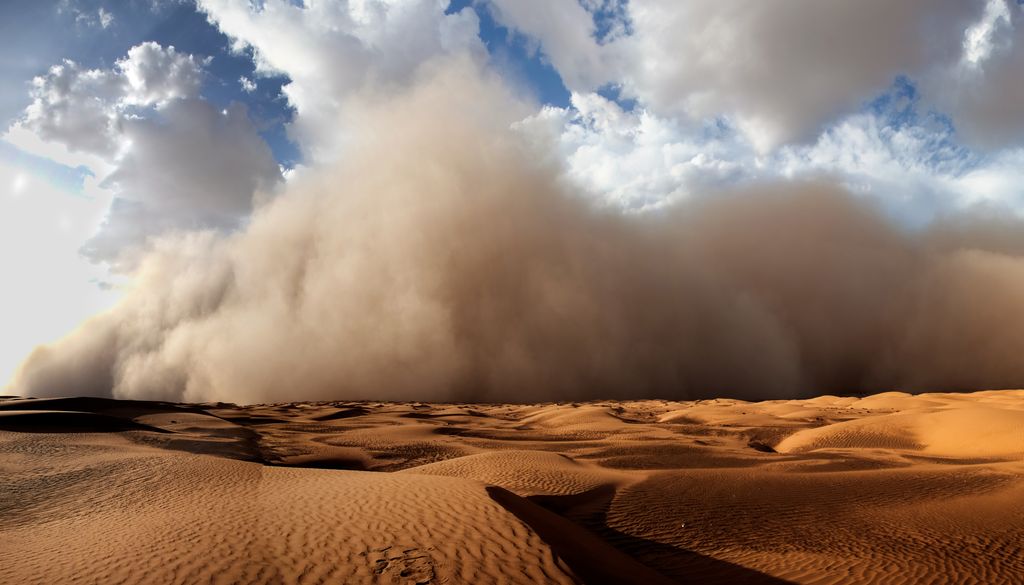En las zonas desérticas, las tormentas de arena son cada vez más frecuentes y virulentas.