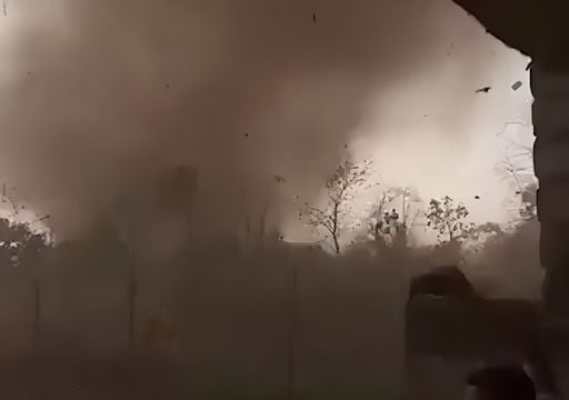 Un tornado con vientos de 200 km/h arrasa Karanjia (India) dejando varios fallecidos y m&aacute;s de 100 viviendas destruidas