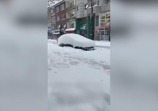 V&iacute;deo: una nevada hist&oacute;rica paraliza Bolu,Turqu&iacute;a, y cubre la ciudad de un manto blanco de m&aacute;s de 50 cm en pocas horas