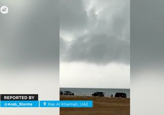 Video: una ola de mangas marinas y tornados azota Emiratos &Aacute;rabes Unidos y deja escenas de caos