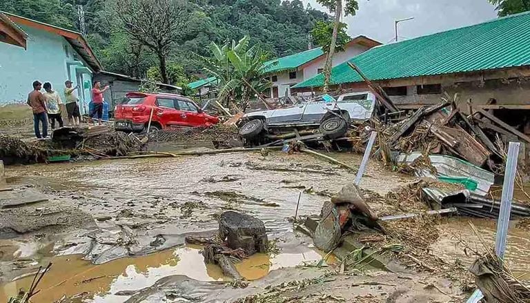 Video viral muestra las severas inundaciones que provocaron fallecimientos y devastaci&oacute;n en Posa, India