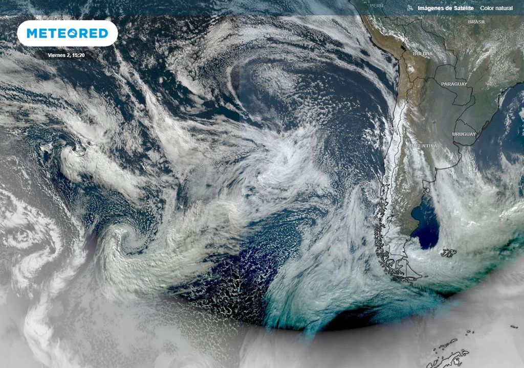 imagen satelital que muestra el sistema frontal que llegará a Chile el fin de semana