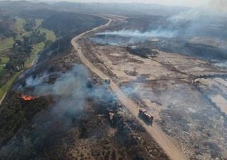 Vientos de Santa Ana son responsables de producir incendios forestales en el sur de California y Baja California