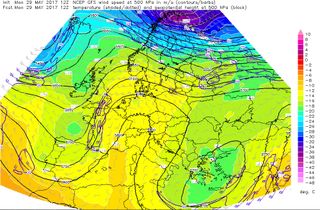 Vientos mortales en Moscú, Rusia, con polémica: 16 muertos