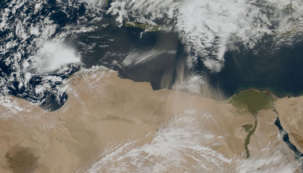 Imagen del Meteosat-12 del 31 de marzo de 2025 en la que se aprecia una intrusión de polvo sahariano desplazándose desde el norte de África hacia el Mediterráneo. Crédito: © Eumetsat