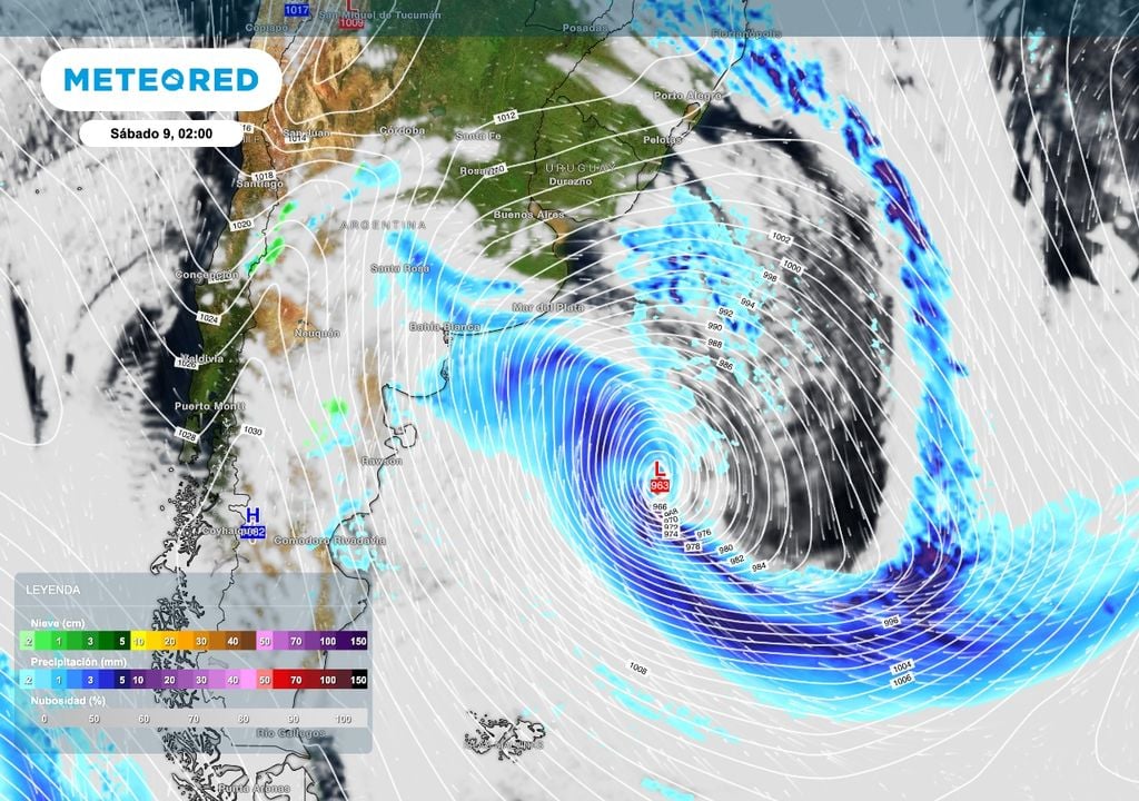 Esta carta corresponde a la situación prevista para la tarde del viernes 8 de mayo. Se observa la intensidad del ciclón extratropical que se ha desarrollado sobre el océano Atlántico, responsable del temporal que afecta al noreste de la Patagonia.