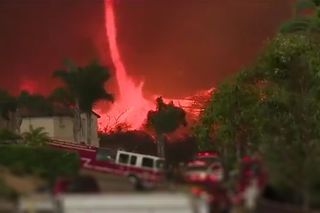Violento 'firenado' o tornado de fuego en California