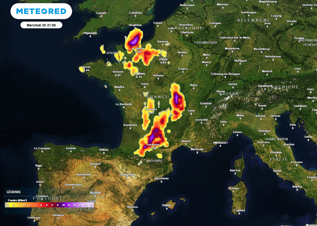 Du sud-ouest jusqu'au nord du pays, le risque d'orages violent est particulièrement fort pour la soirée de mercredi et la nuit suivante.
