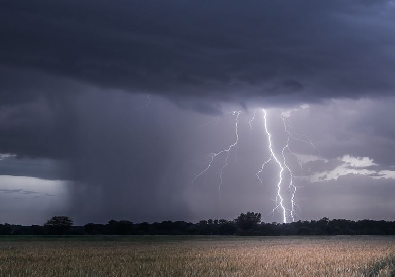 Virada de ano ser&aacute; com mudan&ccedil;a de padr&atilde;o: frente fria no Brasil e chuvas pelo pa&iacute;s; confira a tend&ecirc;ncia