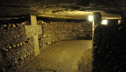 La visite des catacombes de Paris, une immersion unique et fascinante