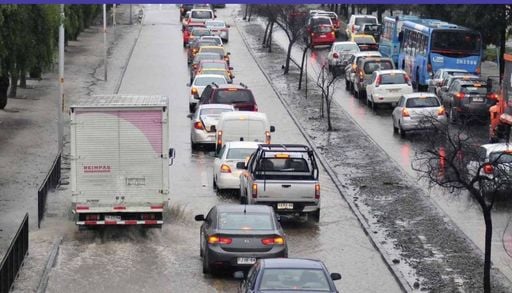 &iquest;Vives en una de ellas? Estas son las 21 comunas de Santiago m&aacute;s expuestas a inundaciones