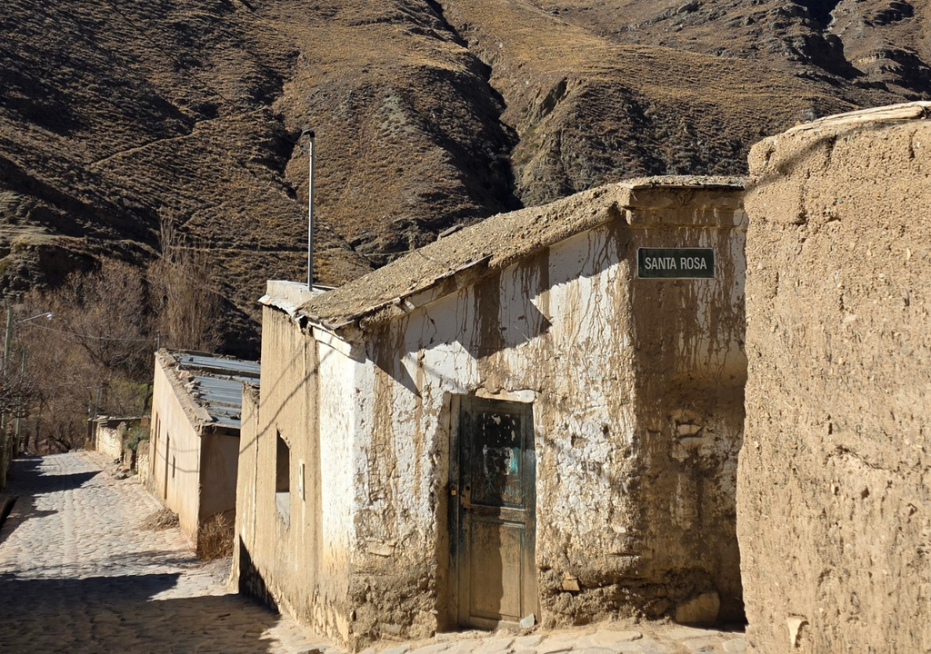Caspalá Jujuy Caspalá, un pueblo en el corazón de las montañas jujeñas que mantiene su identidad histórica y fue reconocido por la ONU.