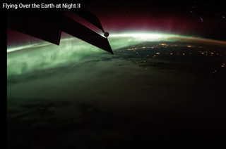 Volando sobre la Tierra en la noche desde la ISS