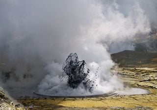 Volcán de lodo: emergencia por sorpresivas erupciones