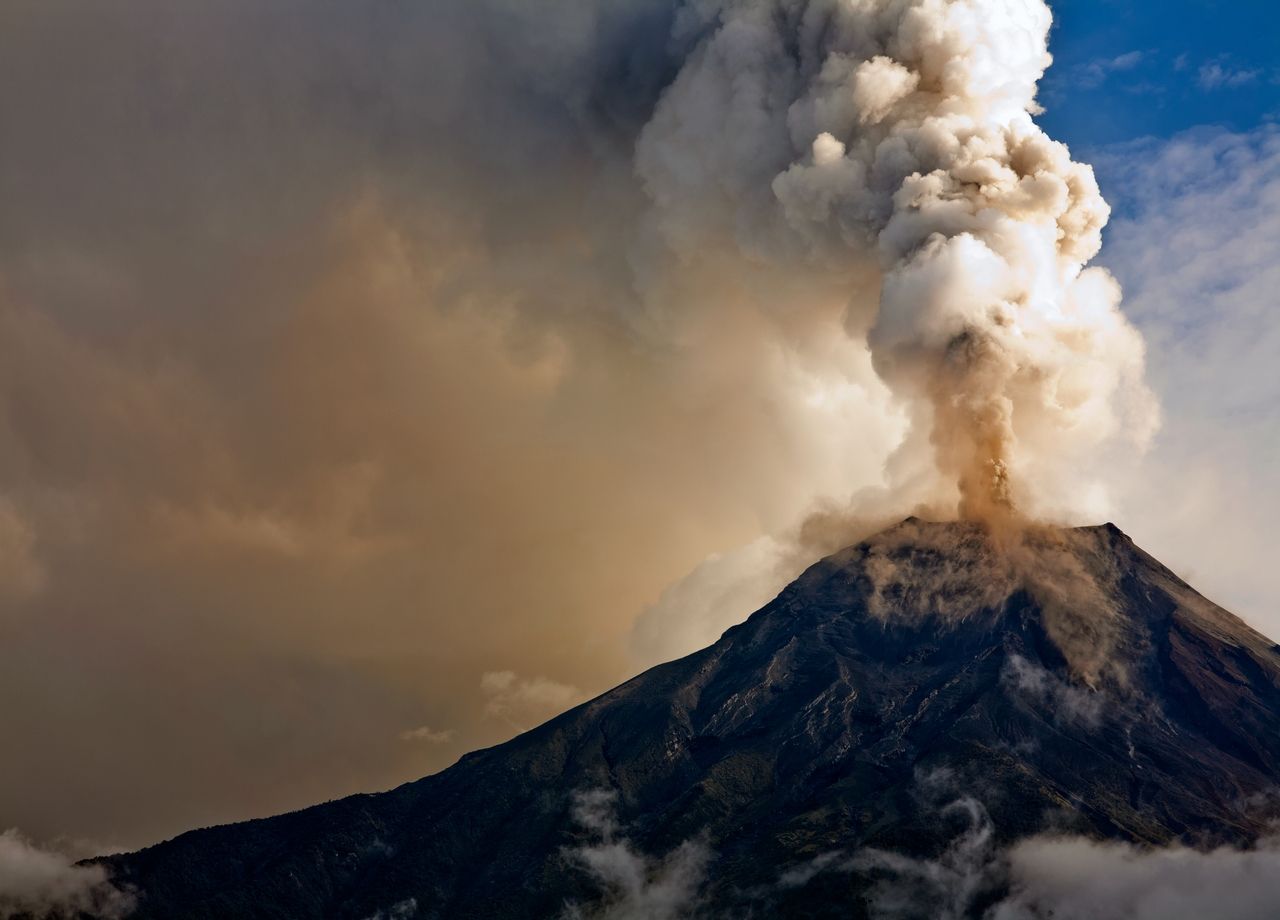Le volcan Marapi en Indonésie provoque la mort d'au moins 22 ...