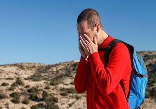 Voltou de viagem e não se sente bem? Os cientistas explicam os sintomas a que deve estar atento