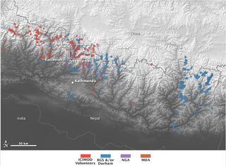 Voluntarios científicos analizan los deslizamientos de los terremotos de Nepal
