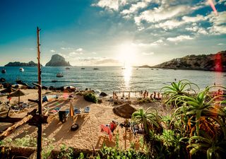 Las playas abren con un Mediterráneo más caliente de lo normal