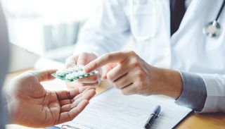 Vorsicht bei Medikamenten – die Hitze kann die Wirkung verändern