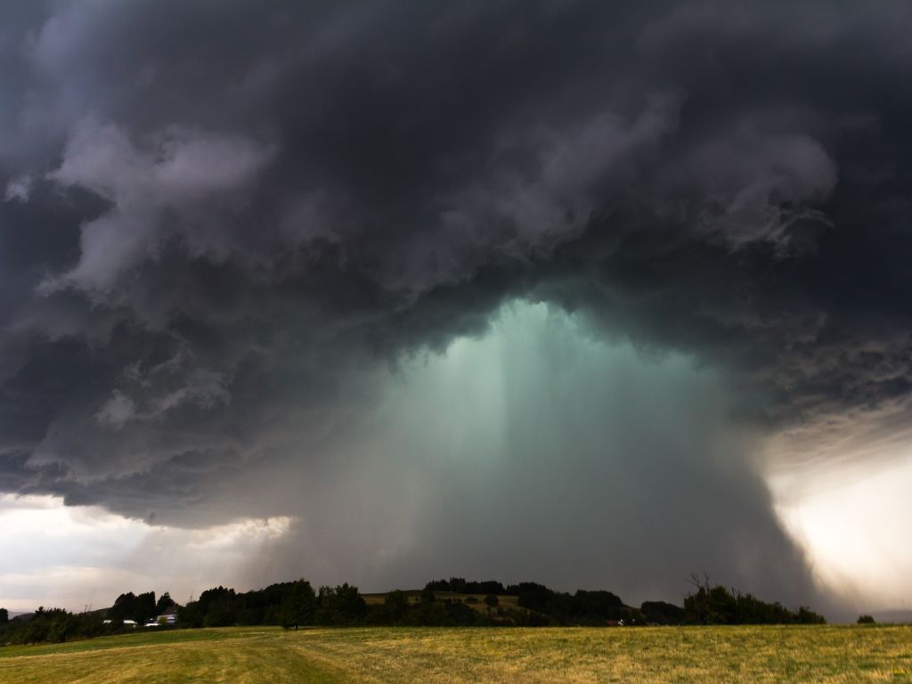 Vorsicht Schwere Unwetter Beenden Den Sommer 2019