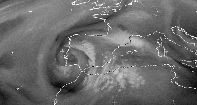 Imagen de WV de las 12 UTC la muesca de l inicio de la fase de MCV ha comenzado a aparecer Imagen de WV de las 12 UTC la muesca de l inicio de la fase de MCV ha comenzado a aparecer