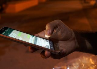 Vous passez votre temps sur votre smartphone et ce, dès le réveil ? C’est une très mauvaise idée !