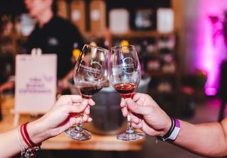 Vuelve Bocas Moradas a Factoría Italia: vinos con identidad y experiencias únicas