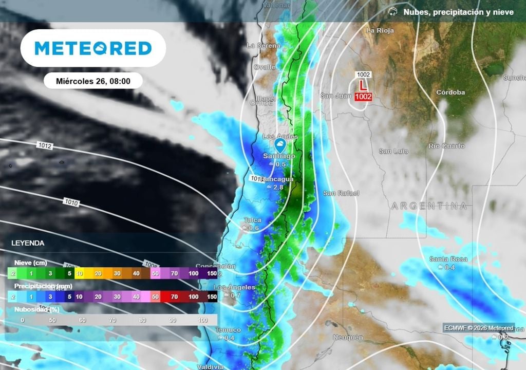 Lluvias en Santiago Si bien las primeras precipitaciones comenzarían el martes, la jornada del miércoles traerá un puslo de lluvias más intenso a Santiago: los acumulados entre ambos días podrían moverse entre 5 y 15 mm en el centro de la ciudad.