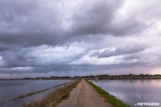 Camino de lluvias y tormentas fuertes en el este peninsular