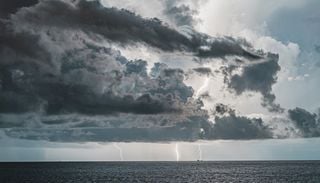 Vuelven las tormentas con 20 a 40 mm y granizo el viernes, hasta 29 &deg;C y un frente fr&iacute;o el domingo. Te contamos d&oacute;nde