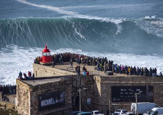 Olas gigantes en Nazaré: ¡un día histórico para los surfistas!