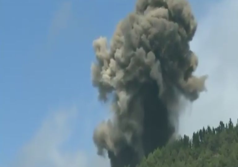 Vulcão Cumbre Vieja em La Palma, nas Canárias, entra em erupção Vulcão Cumbre Vieja em La Palma, nas Canárias, entra em erupção