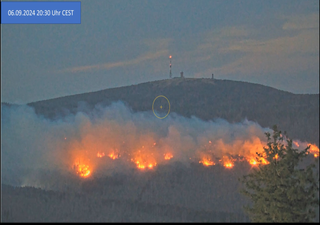 Katastrophaler Waldbrand auf dem Brocken im Harz - Feuerfront breitet sich ungehindert aus