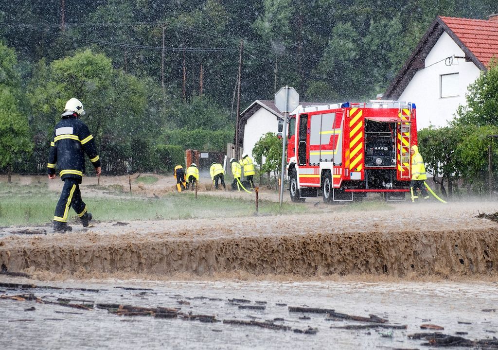 Bevölkerung, Behörden, Hochwasser, Warnung