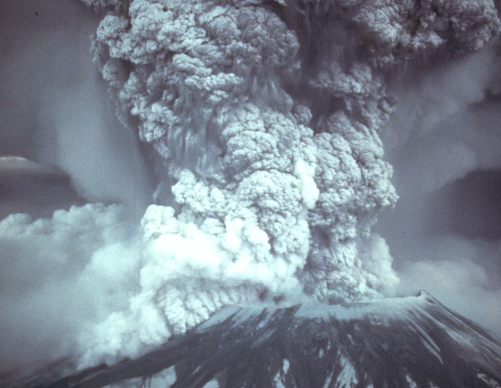 Historische Aufnahme des Ausbruchs des Mount St. Helens in den USA am 18. Mai 1980. Historische Aufnahme des Ausbruchs des Mount St. Helens in den USA am 18. Mai 1980.